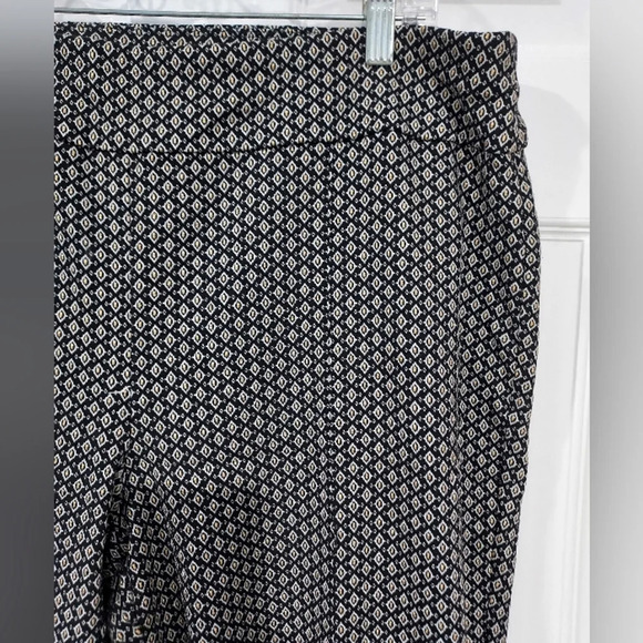 Lord & Taylor Woman Black, White & Metallic Gold Kelly Pull On Pants Size 18 W - Picture 3 of 14